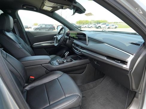 Used 2025 Cadillac XT4 Premium Luxury AWD/4WD image 23