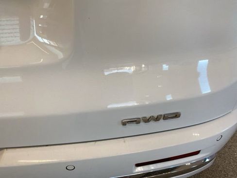 Used 2022 GMC Acadia Denali w/ Denali Technology Package image 7