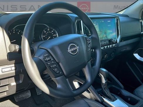 New 2025 Nissan Frontier SV image 6