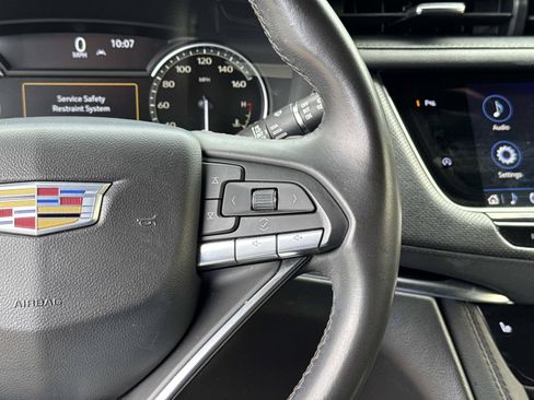Used 2025 Cadillac XT6 Luxury FWD image 18