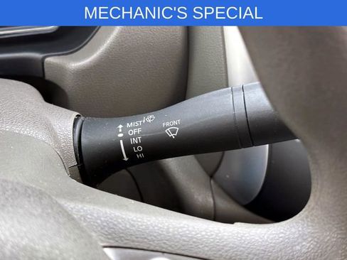 Used 2014 Nissan Versa SV image 21