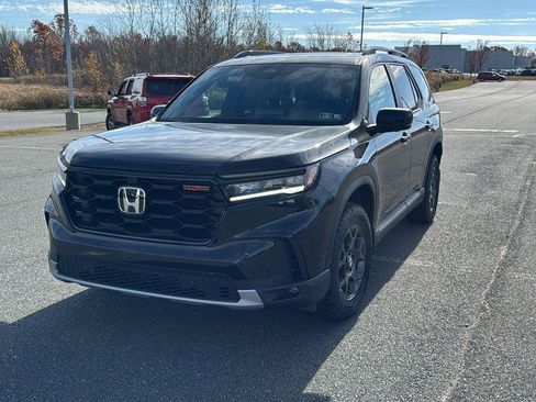 New 2025 Honda Pilot TrailSport image 15