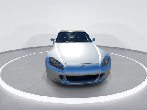 Used 2004 Honda S2000 image 3