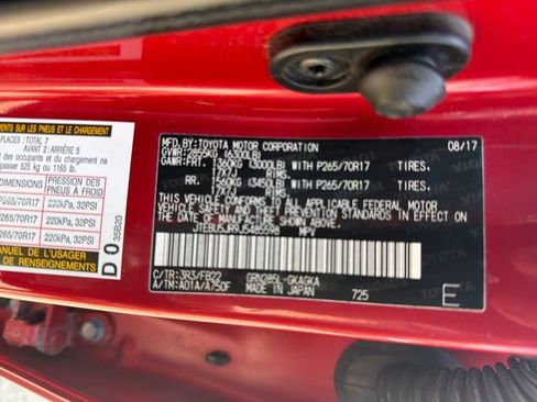 Used 2018 Toyota 4Runner SR5 AWD/4WD image 34