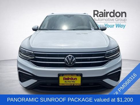 Used 2023 Volkswagen Tiguan SE w/ Panoramic Sunroof Package AWD/4WD image 2