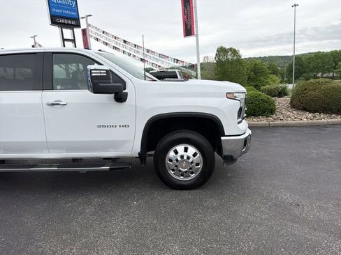 Used 2024 Chevrolet Silverado 3500 LTZ w/ LTZ Plus Package AWD/4WD image 2