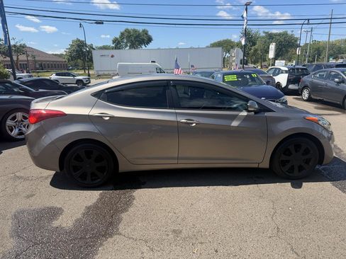 Used 2013 Hyundai Elantra Limited w/ Technology Pkg FWD image 4