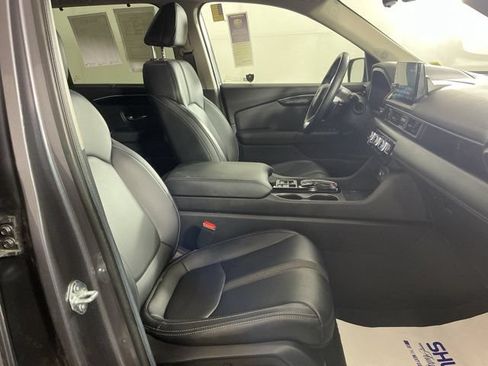 Used 2025 Honda Pilot EX-L image 5