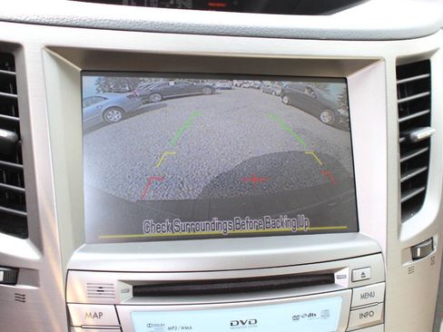 Used 2011 Subaru Outback 2.5i Limited AWD/4WD image 16