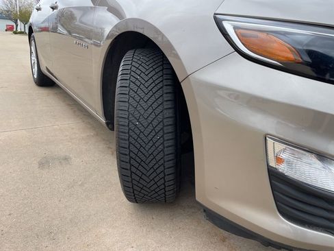 Used 2023 Chevrolet Malibu LT FWD image 16