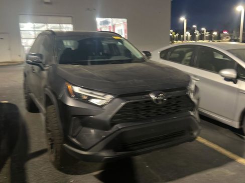 Used 2023 Toyota RAV4 XLE w/ Convenience Package image 5