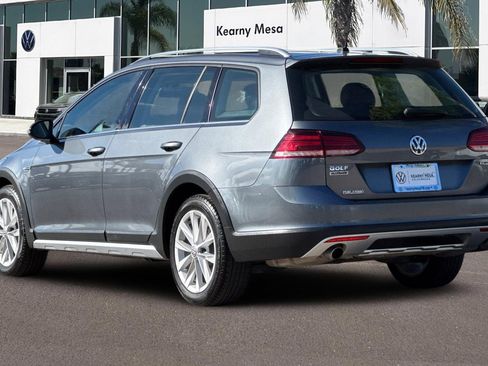 Used 2019 Volkswagen Golf Alltrack S image 6