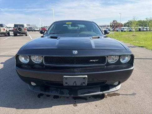 Used 2009 Dodge Challenger SRT8 RWD image 3