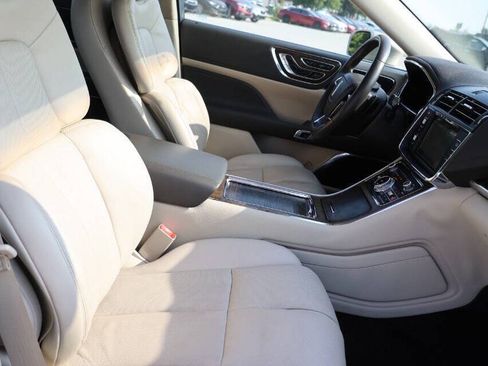 Used 2017 Lincoln Continental Select FWD image 15