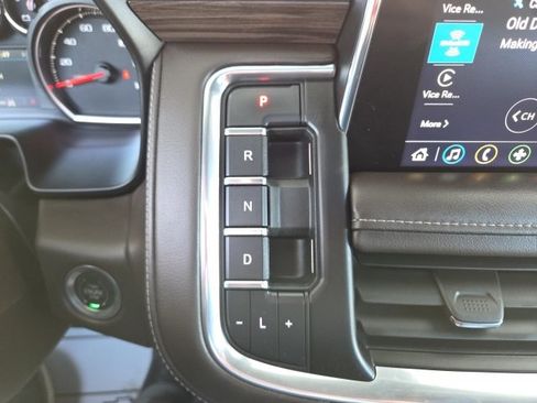 Used 2021 Chevrolet Suburban Z71 w/ Z71 Signature Package image 65