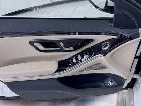 Used 2023 Mercedes-Benz S 500 S 500 image 15
