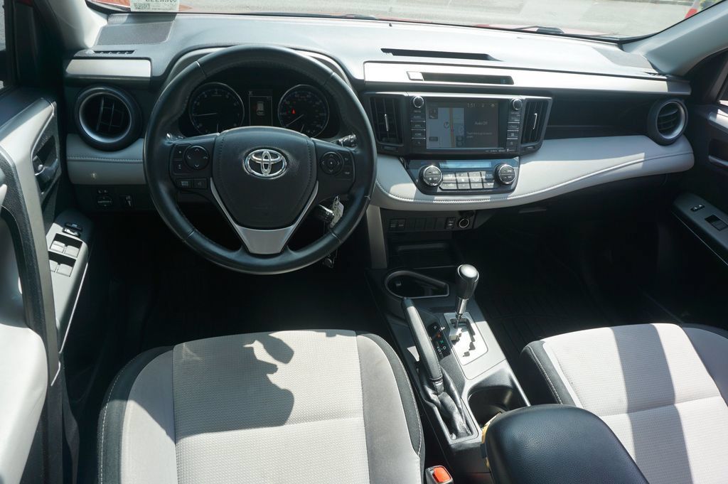 Used 2016 Toyota RAV4 XLE FWD image 5