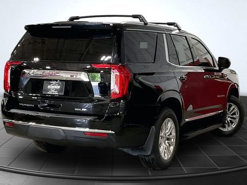Used 2023 GMC Yukon SLT AWD/4WD image 2
