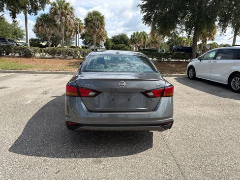 Used 2024 Nissan Altima 2.5 SV FWD image 4