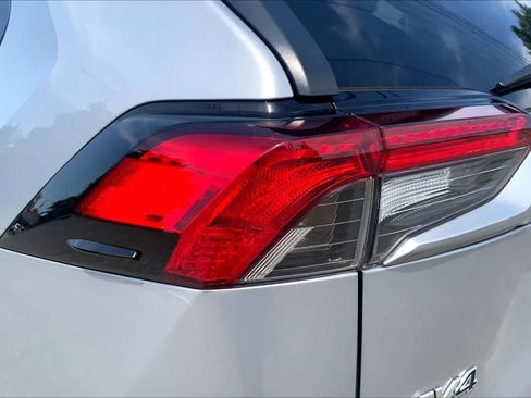 Used 2025 Toyota RAV4 XLE FWD image 28