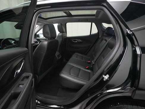 Used 2022 GMC Terrain SLT image 16