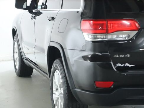 Used 2014 Jeep Grand Cherokee Laredo w/ 18" Wheel & 8.4" Radio Group AWD/4WD image 36