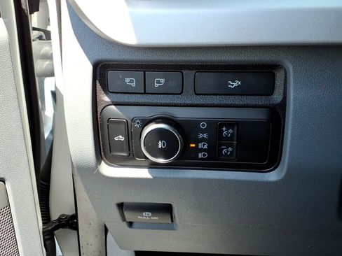 Used 2024 Ford F250 XLT w/ Black Appearance Package AWD/4WD image 33