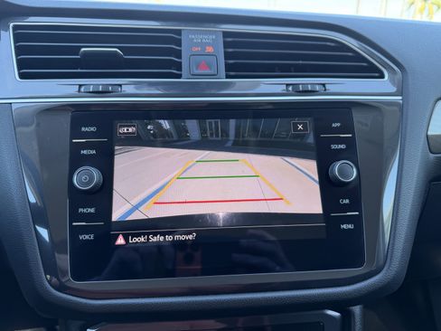 Used 2024 Volkswagen Tiguan SE image 22