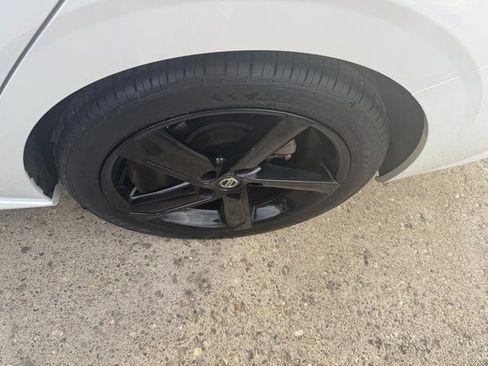 Used 2022 Nissan Sentra SR w/ Midnight Edition image 20