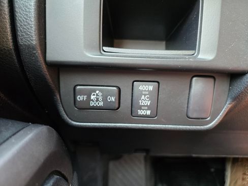 Used 2016 Toyota Tacoma TRD Sport AWD/4WD image 23
