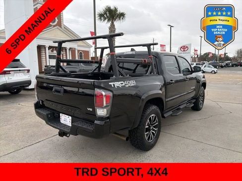 Used 2022 Toyota Tacoma TRD Sport w/ TRD Premium Sport Package image 5
