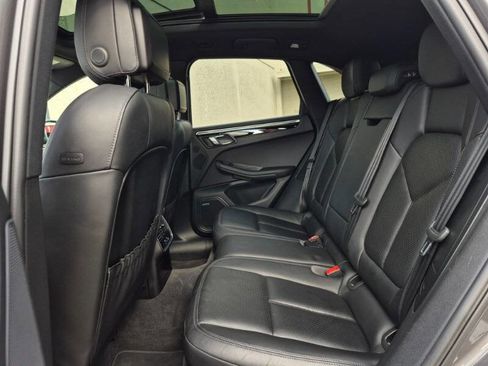 Used 2016 Porsche Macan S image 33