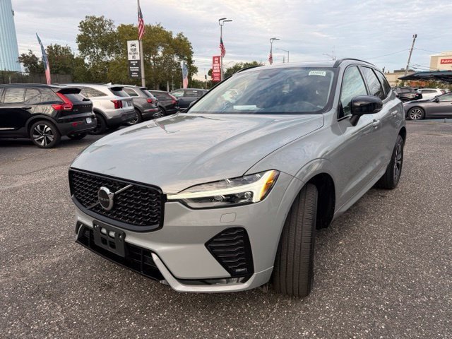 Certified 2024 Volvo XC60 B5 Core w/ Climate Package AWD/4WD image 1