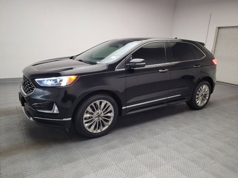 Used 2020 Ford Edge Titanium w/ Equipment Group 301A AWD/4WD image 2
