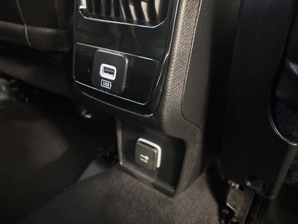 Certified 2023 Jeep Compass Limited AWD/4WD image 39