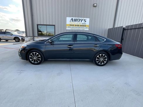 Used 2017 Toyota Avalon XLE Premium w/ All Weather Liner Package FWD image 9