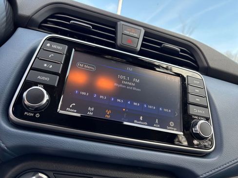 Used 2025 Nissan Versa SV FWD image 20