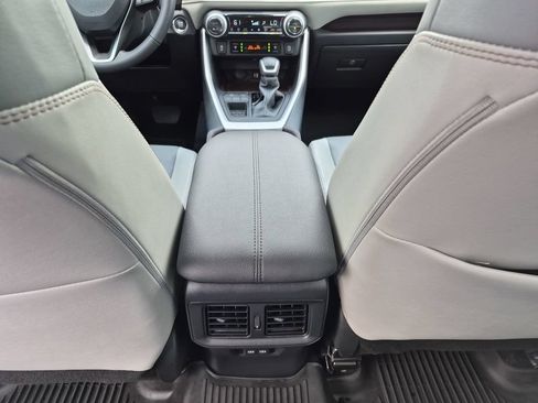 Used 2024 Toyota RAV4 Limited FWD image 32