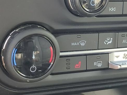 Certified 2022 Ford Bronco Outer Banks w/ Sasquatch Package AWD/4WD image 24