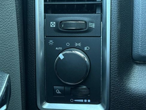 Used 2019 RAM 1500 Classic SLT image 21