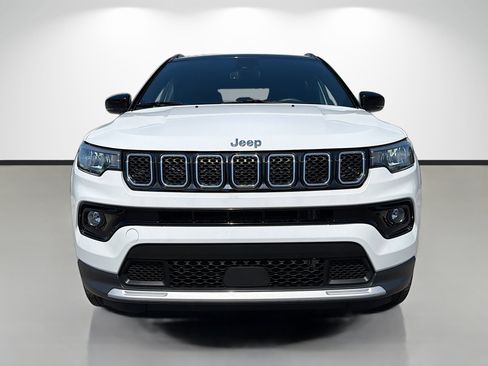 Used 2023 Jeep Compass Limited AWD/4WD image 8