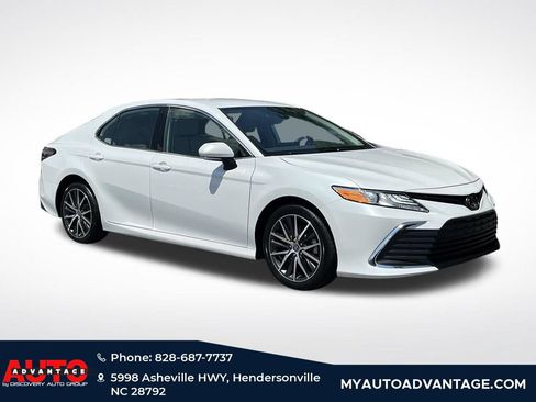 Used 2023 Toyota Camry XLE FWD image 1