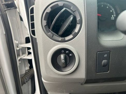 Used 2019 Ford E-350 and Econoline 350 Super Duty RWD image 27