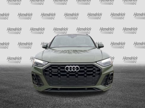 Used 2025 Audi Q5 2.0T Premium w/ Convenience Plus Package image 3
