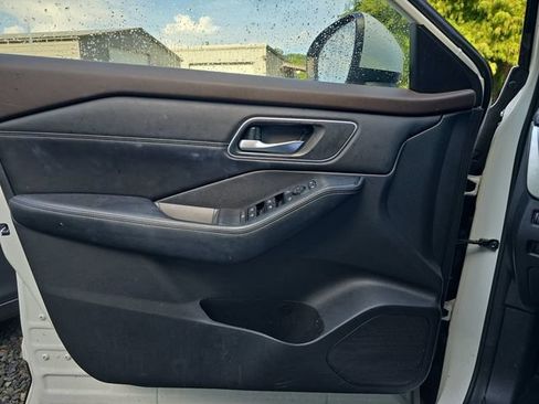 Used 2021 Nissan Rogue SV w/ Premium Package FWD image 21