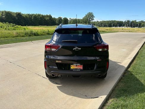 Used 2022 Chevrolet TrailBlazer RS w/ Sun and Liftgate Package AWD/4WD image 8