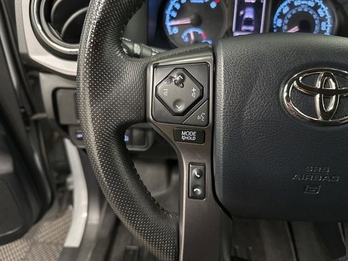 Used 2019 Toyota Tacoma TRD Off-Road image 15