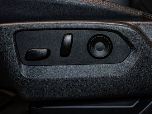 Used 2025 GMC Sierra 2500 AT4 image 20