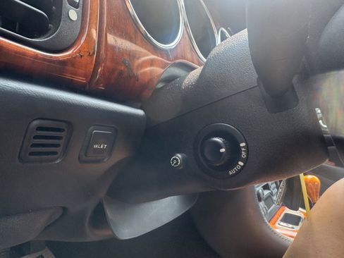 Used 2003 Jaguar XK8 Convertible image 15