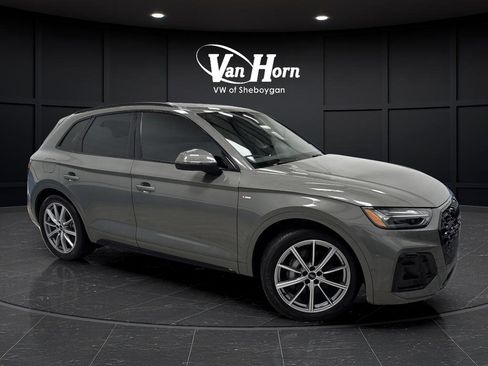 Used 2023 Audi Q5 e Prestige w/ Prestige Package image 41